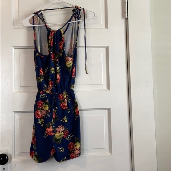 Patterned romper - Picture 3 of 4